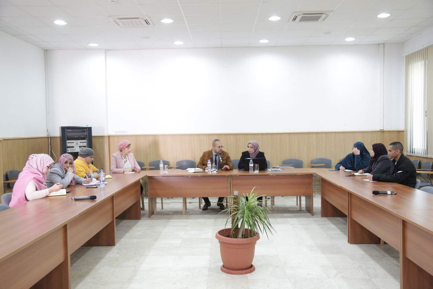 La problématique de l'écriture de l'histoire nationale en Algérie : le conflit des élites