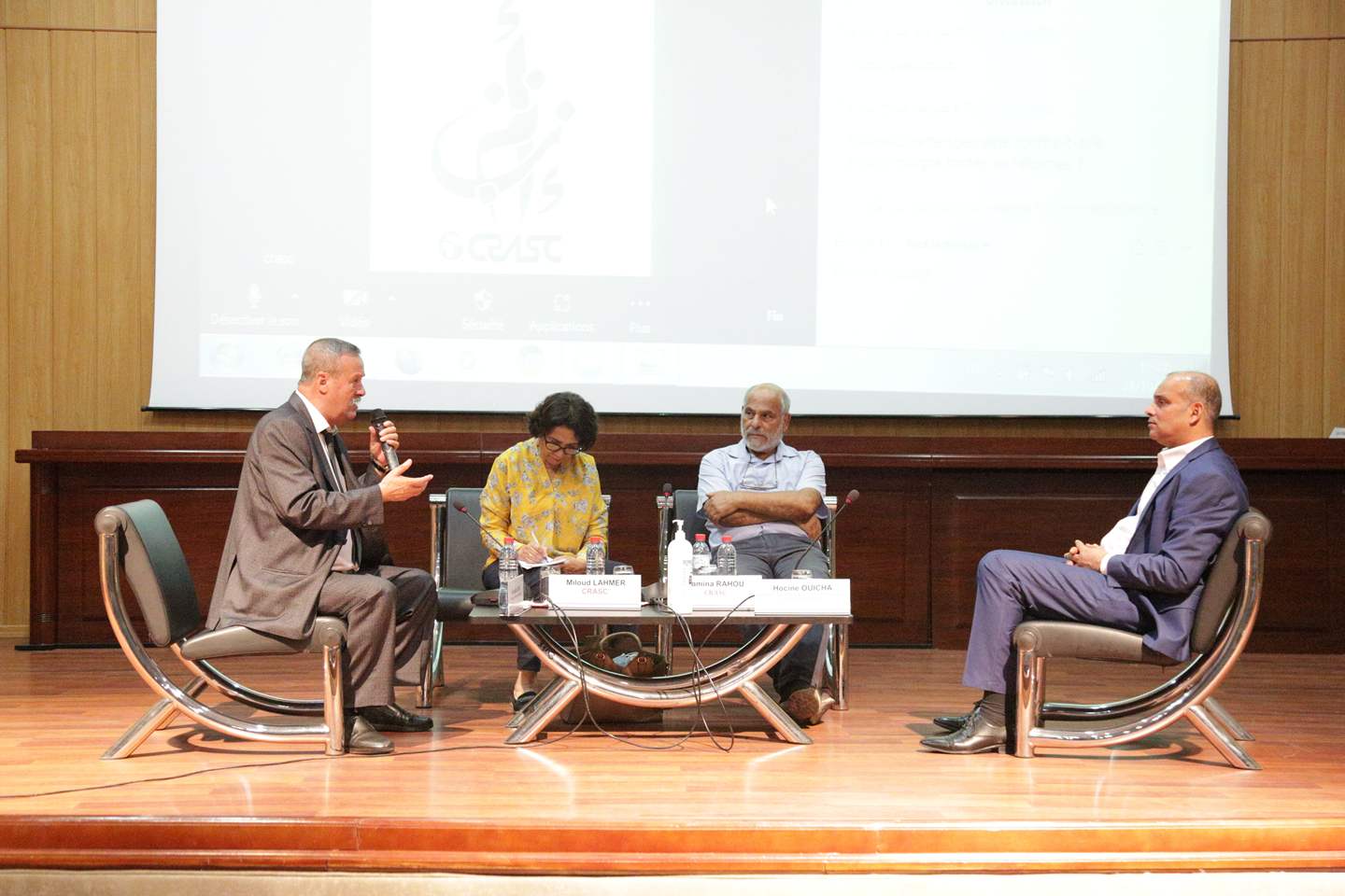 La formation paramédicale en Algérie : rapport des paramédicaux  au métier et évaluation des compétences:  cas des institutions  de formation paramédicale et les hôpitaux  d'Oran et de Constantine.