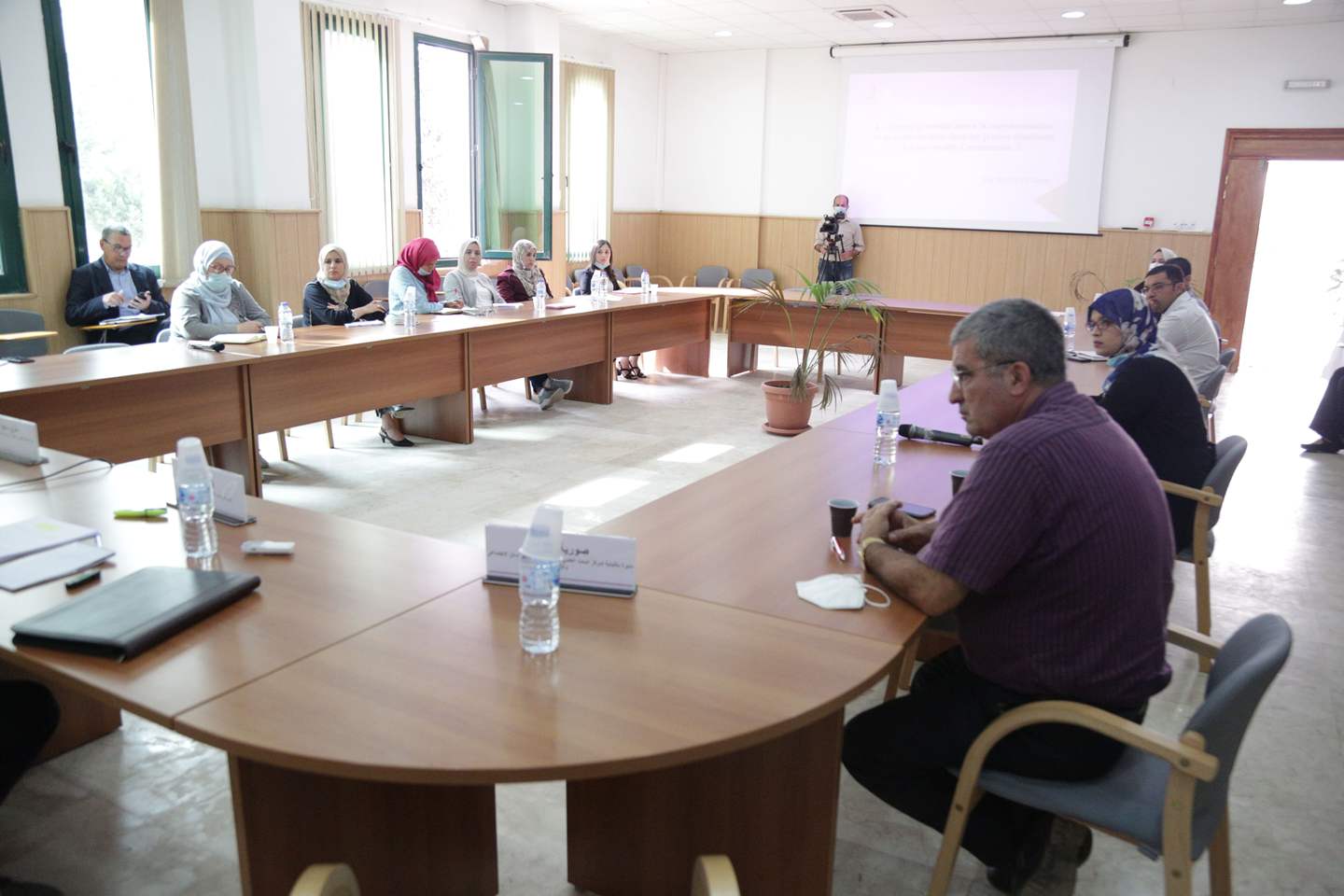 La précarité professionnelle des diplômés universitaires en sciences humaines et sociales en Algérie : résultats de recherche et éléments de discussion