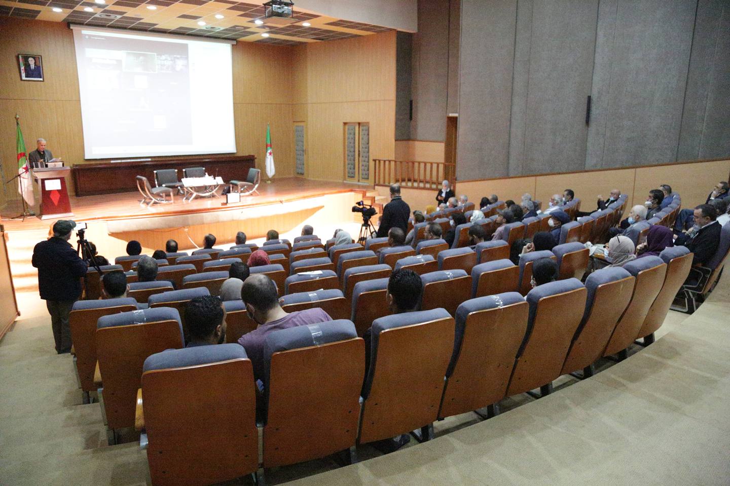 Pratiques culturelles en Algérie, imaginaire et processus de production : en hommage au regretté chercheur académique Hadj Miliani